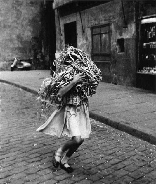 126. Joan Colom - "Il volto nascosto del Raval di Barcellona" 18 10.articolo Joan Colom bestphotohistory.org