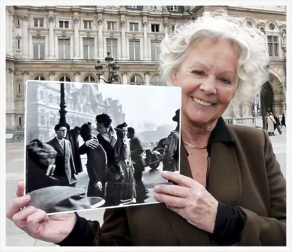 7. Robert Doisneau - Il "Bacio all'Hotel de Ville" ......e altri baci. 8 robert doisneau bacio all hotel de ville bestphotohistory 7