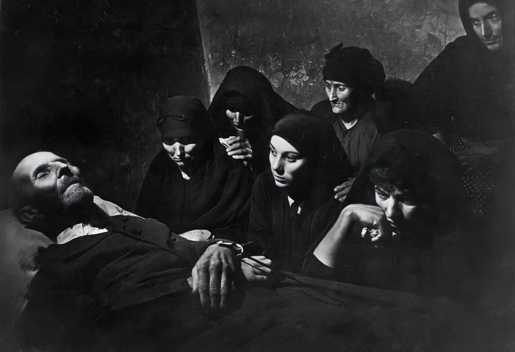 56a. "Spanish Village" - William Eugene Smith Reportage 15 10.4.articolo spanish village william eugene smith best photo history 5
