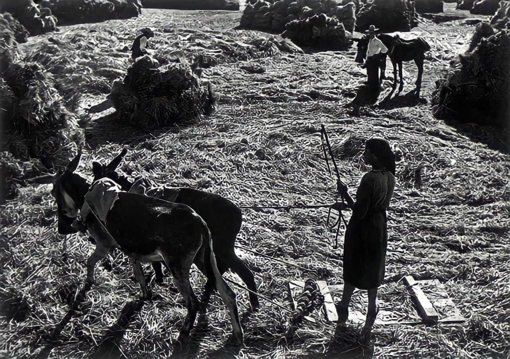 56a. "Spanish Village" - William Eugene Smith Reportage 17 14.articolo spanish village william eugene smith best photo history