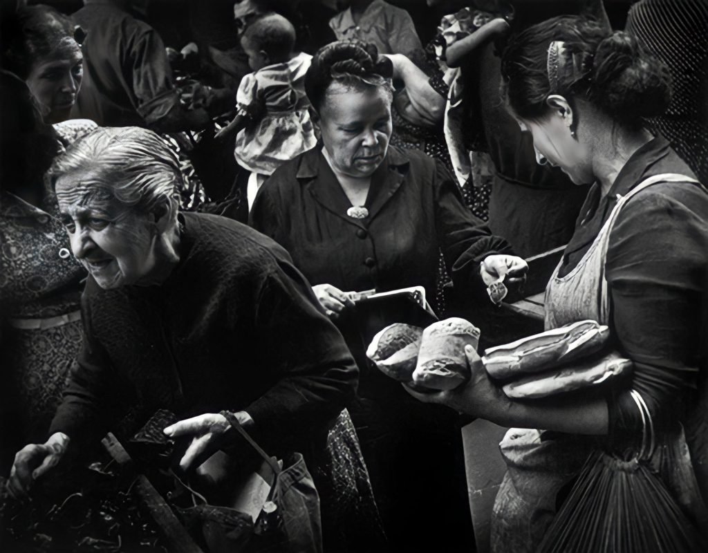 56a. "Spanish Village" - William Eugene Smith Reportage 16 21.articolo spanish village william eugene smith best photo history