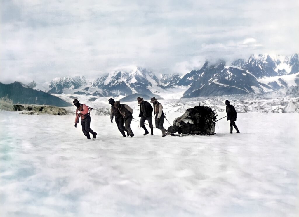 118 . Vittorio Sella - Le prime fotografie ad Alta Quota 5 5.Mount St.Elias Alaska1897 vittorio sella articolo best photo history