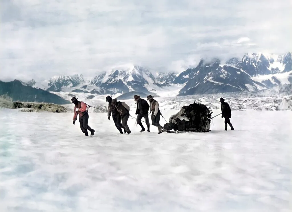 118 . Vittorio Sella - Le prime fotografie ad Alta Quota 5 5.Mount St.Elias Alaska1897 vittorio sella articolo best photo history