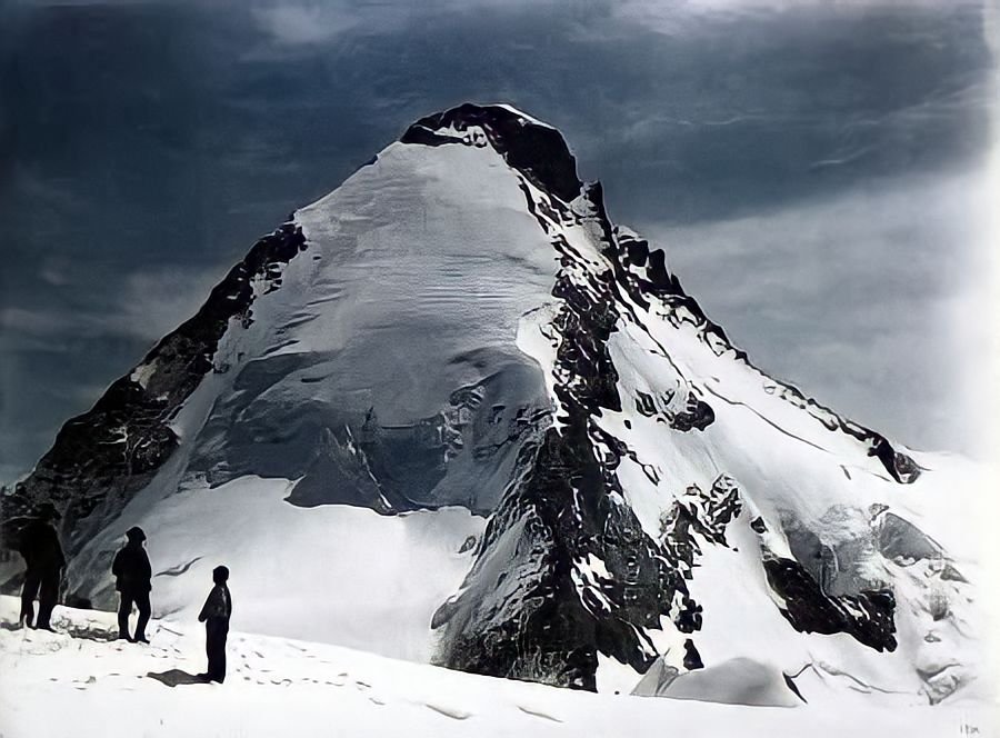 118 . Vittorio Sella - Le prime fotografie ad Alta Quota 23 Dent dHerens dalla vetta del Tiefenmatten Joch 3 agosto 1883