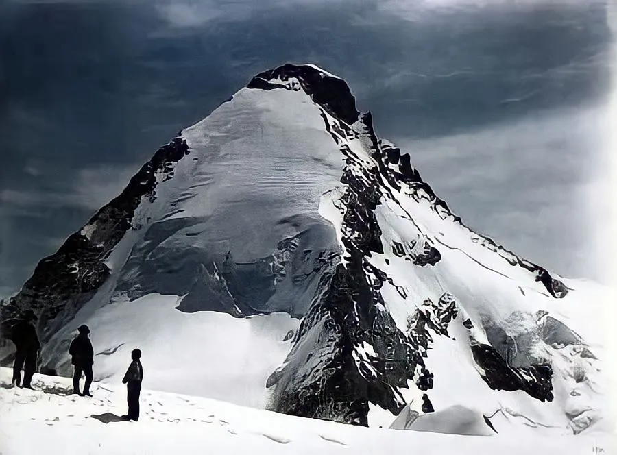 118 . Vittorio Sella - Le prime fotografie ad Alta Quota 23 Dent dHerens dalla vetta del Tiefenmatten Joch 3 agosto 1883