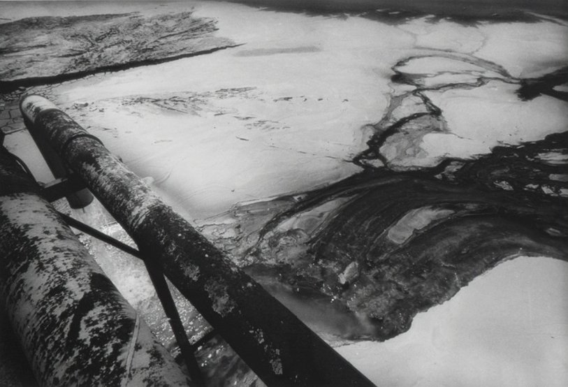 56b. “Minamata” – William Eugene Smith Reportage 4 6.sversamenti di mercurio nella Baia di Minamata. foto di W.E.Smith .articolo Best Photo History