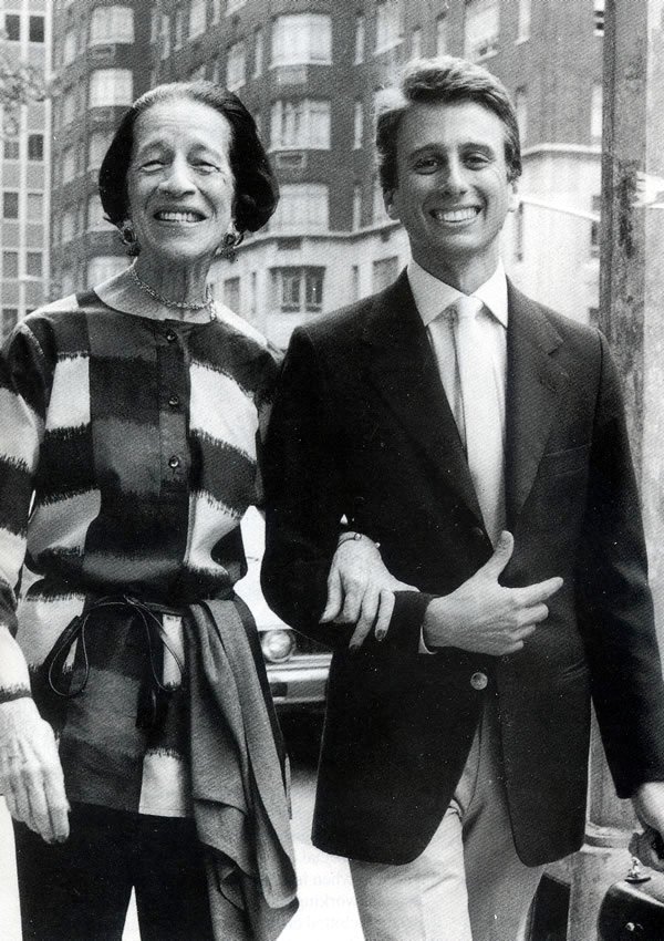 110. Nicholas Vreeland - Un Monaco con la Fotocamera 2 3.Diana Vreeland con il nipote Nicholas New York 1980