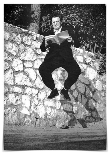 14a. Philippe Halsman- "Jumpology: Il Volo della Spontaneità" 12 12. sir Peter Alexander Ustinov 1950 Phillippe Halsman Jumpology