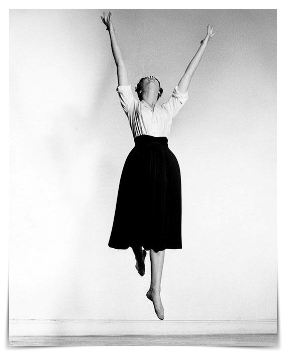 14a. Philippe Halsman- "Jumpology: Il Volo della Spontaneità" 20 20.Julie Andrews 1957.Phillippe Halsman Jumpology