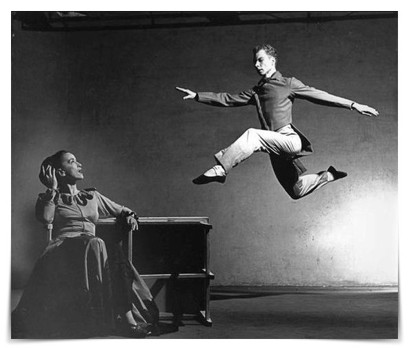 14a. Philippe Halsman- "Jumpology: Il Volo della Spontaneità" 22 22.Martha Graham y Merce Cunningham1948.Phillippe Halsman Jumpology