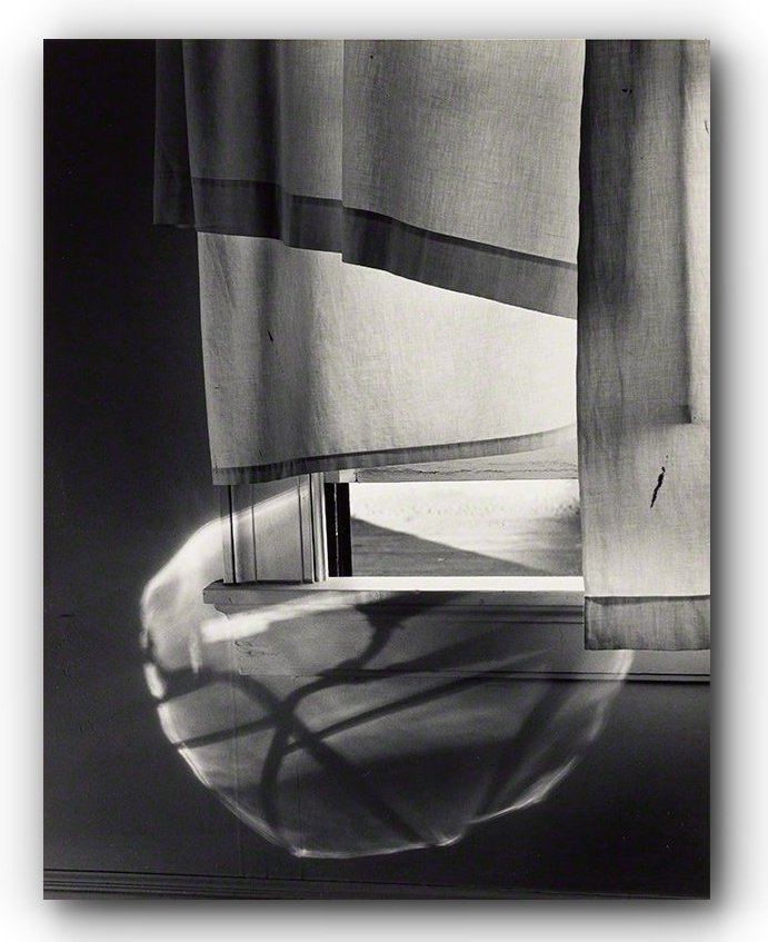 172. Minor White - La Teoria dell'Equivalenza 6 4.Windowsill Daydreaming 72 N. Union Street Rochester Minor White Photo