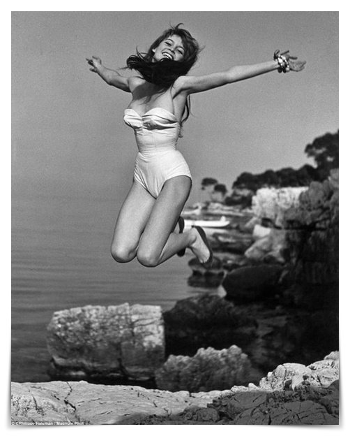 14a. Philippe Halsman- "Jumpology: Il Volo della Spontaneità" 8 8.Brigitte Bardot 1955 Phillippe Halsman Jumpology