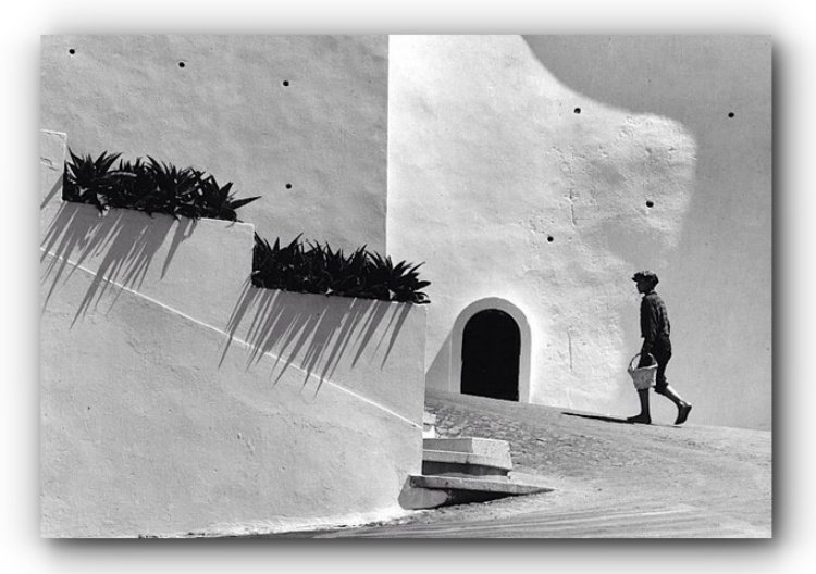 8.Olhares Sines Portugal 1974.Eduardo Gageiro Photo