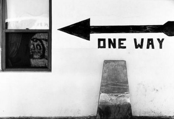 23. Arnold Newman – Il Ritratto Ambientato 2 1.One Way Florida 1939 circa 1