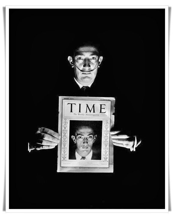 14b. Philippe Halsman e Salvador Dalì: Un incontro di creatività surrealista 18 18. Dali Moustache by Philippe Halsman1954