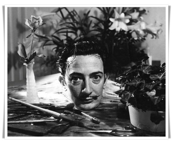 14b. Philippe Halsman e Salvador Dalì: Un incontro di creatività surrealista 2 2.Head on a Table1943. Dali photo by Philippe Halsman