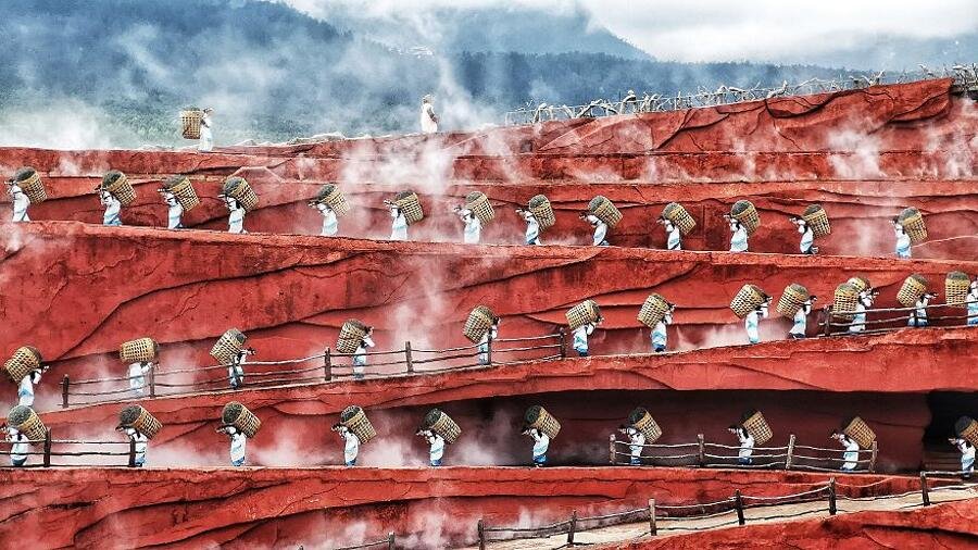 Sony World Photography Awards: Il Premio che Celebra la Fotografia Globale 18 2019.Culture Synergy of Humanity di Eng Chung Tong Malaysia 2019 Yunnan. Entered in the Culture category 2019