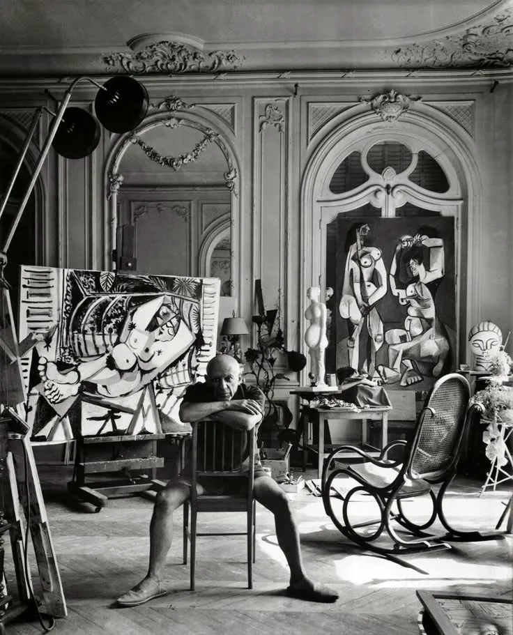 8.Pablo Picasso nel suo Studio 1956