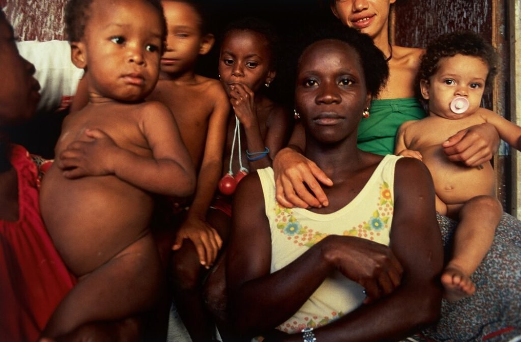 98. Rio Branco – La bellezza dell’immagine tra luce, colore e dolore 20 22.BAHIA Brazil—In the Pelourinho district 1979. Miguel Rio Branco