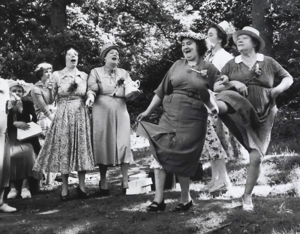 23.Grace Robertson Mothers Day Off 1954 2