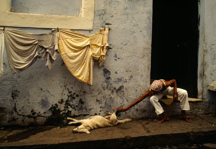 98. Rio Branco – La bellezza dell’immagine tra luce, colore e dolore 36 39.Miguel Rio Branco. BRAZIL. Salvador de Bahia. Prostitute. 1979