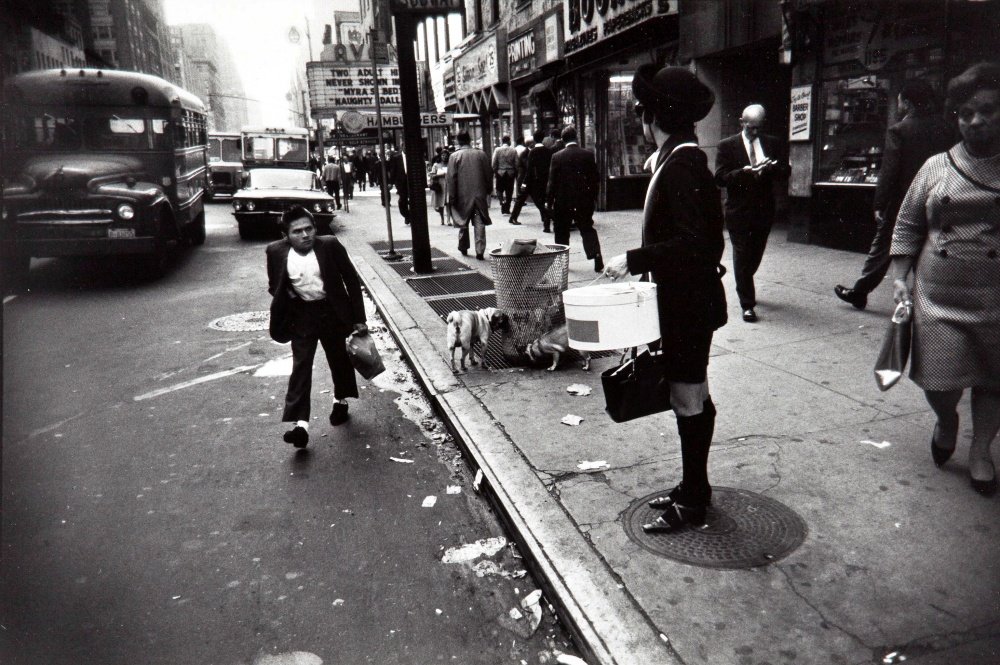 10 Maestri della " Street Photography" : Storie, Tecniche e Immagini Iconiche 17 Dalla serie New York City 1969. Garry Winogrand