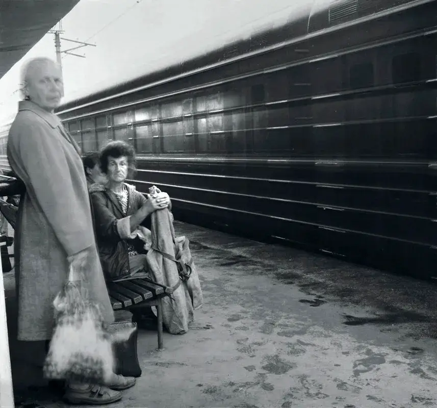 10 Maestri della " Street Photography" : Storie, Tecniche e Immagini Iconiche 56 16.Kuptchino Railway Station 1993 Alexey Titarenko