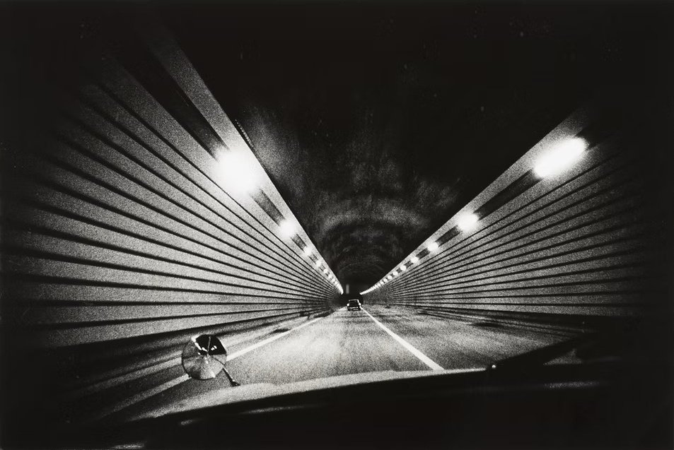 128.Daido Moriyama – Visioni oniriche della realtà 2 2.Highway Shizuoka Japan 1969.Daido Moriyama foto