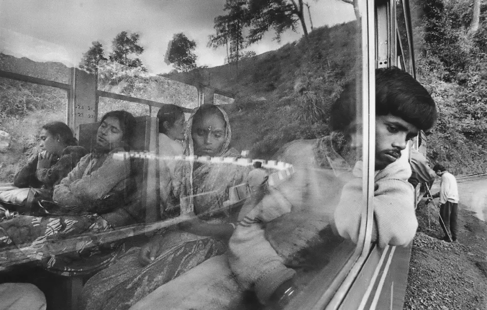 23.On a Train to Darjeeling by Raghu Rai 1995 UNESCO World Heritage