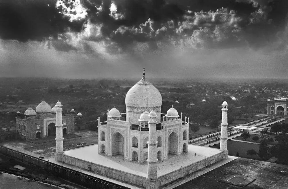 29. Taj Mahal. Raghu Rai