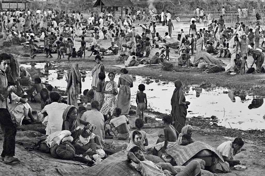 161. Raghu Rai : la Fotografia come esperienza di verità 35 35. Rifugiati del Bangladesh giunti dal Pakistan in India 1971. Raghu Rai