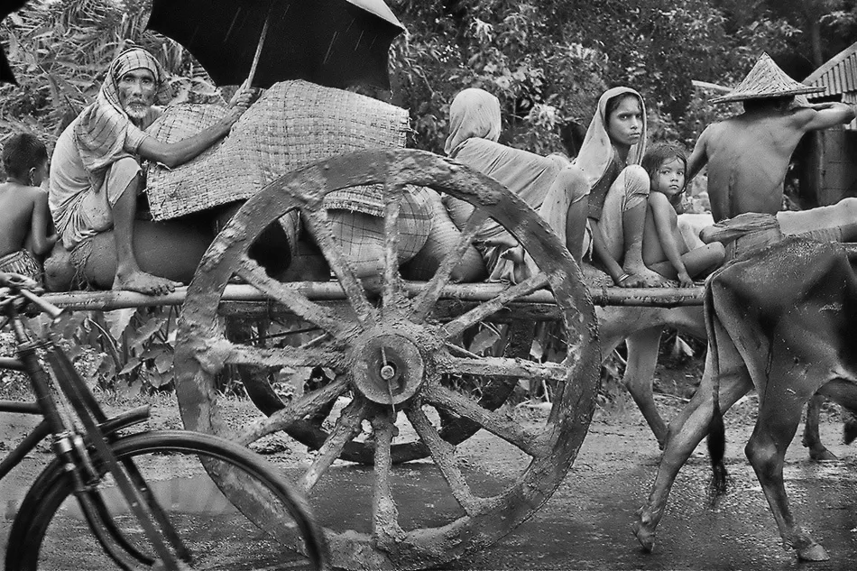 37.The Bangladesh Liberation War from Pakistan 1971 Refugees fleeing to the eastern provinces of India. Raghu Rai