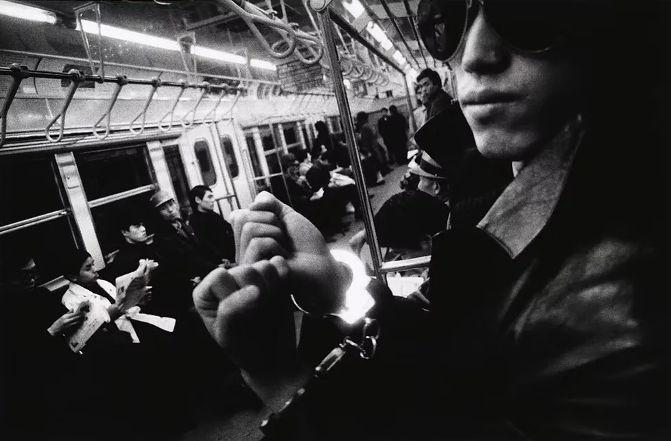 8.Dalla serie Hippie Crime1970 . Daido Moriyama