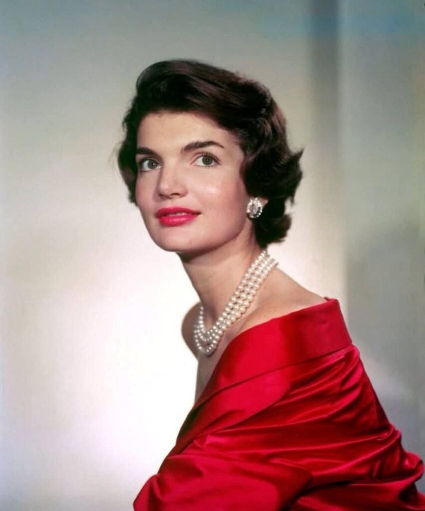 39.Jacqueline Kennedy by Yousuf Karsh 1957