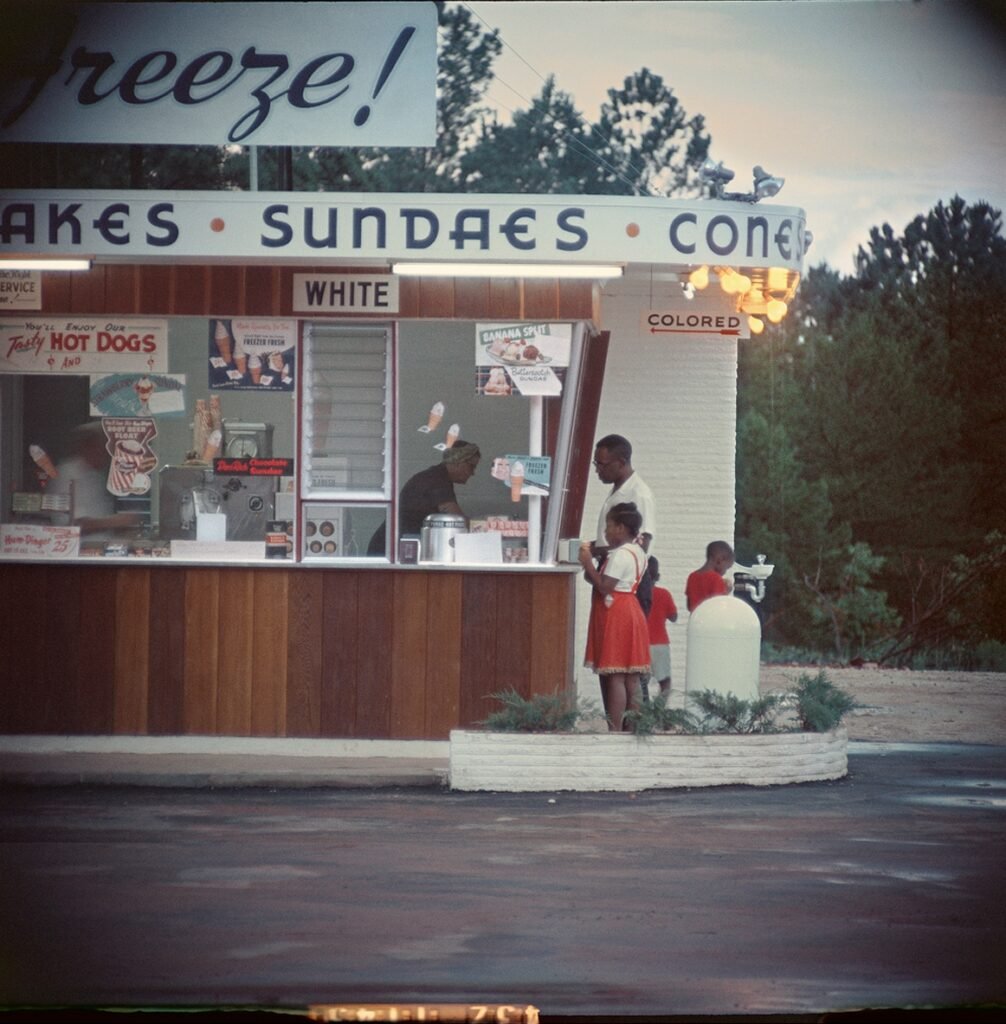 53segregation in the South 1956.Gordon Parks photo