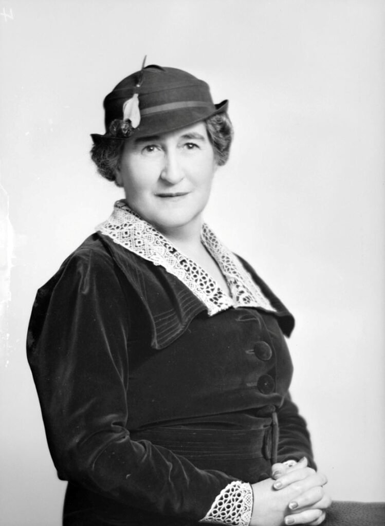 6.Ritratto di Mrs. Madge MacBeth by Yousuf Karsh 1936