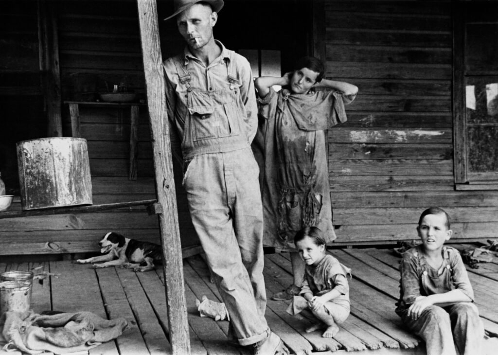 15. Walker Evans – Il fotografo dallo sguardo discreto tra realtà e poesia 24 24.Tengle children Hale County Alabama 1936 by Walker Evans