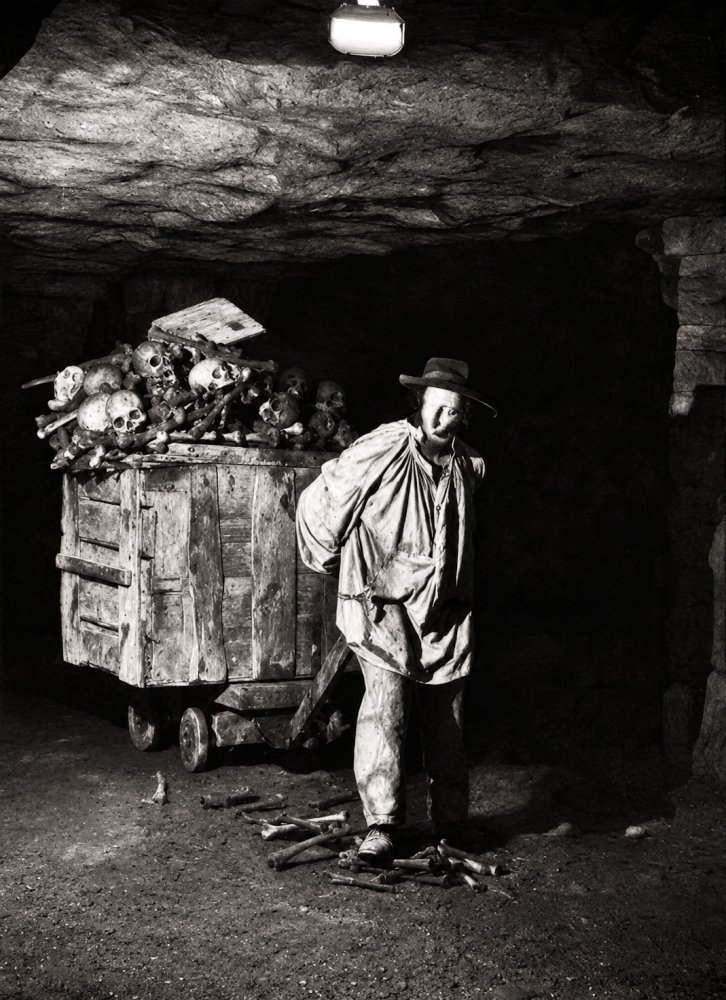 29.catacombe di Parigi 2
