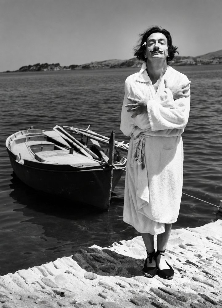 29.Salvador Dali Port Lligat Catalogna 1953. Foto Jean Dieuzaide